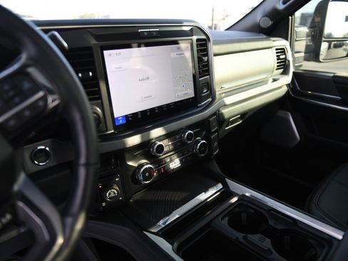 Used 2025 Ford F250 Platinum w/ Tremor Off-Road Package image 29