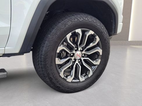 Used 2024 GMC Canyon Denali AWD/4WD image 11