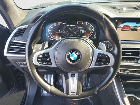 Used 2021 BMW X7 M50i image 32