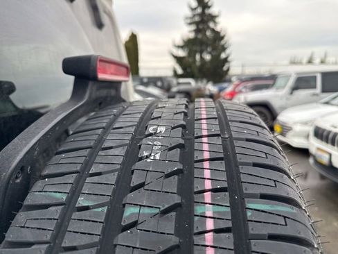 Used 2022 Jeep Wrangler Unlimited Sahara w/ Cold Weather Group image 25