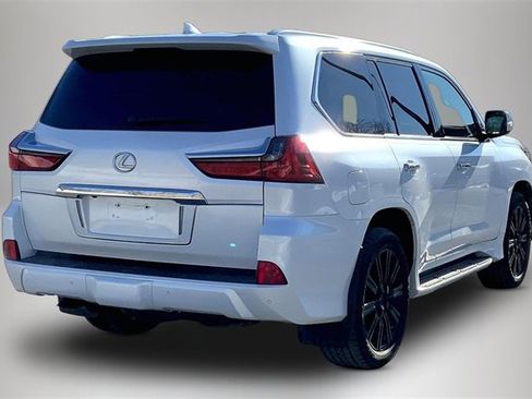 Used 2021 Lexus LX 570 4WD w/ Luxury Package image 10