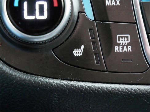 Used 2018 Chevrolet Equinox Premier image 25