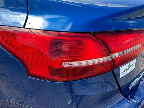 Used 2018 Ford Focus SE image 28