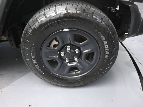 Used 2025 Jeep Wrangler Sport AWD/4WD image 18