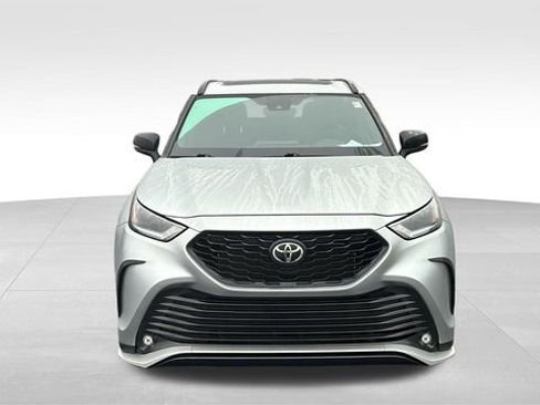 Used 2021 Toyota Highlander XSE image 6