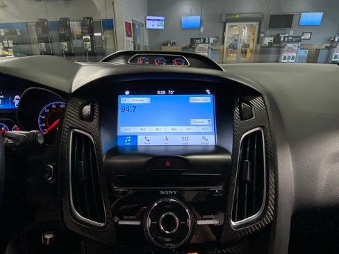 Used 2017 Ford Focus RS AWD/4WD image 23