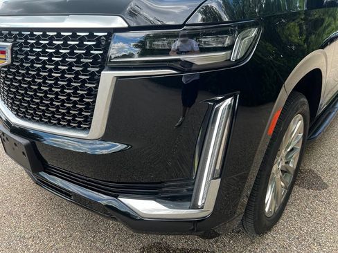 Used 2023 Cadillac Escalade ESV Premium Luxury AWD/4WD image 11