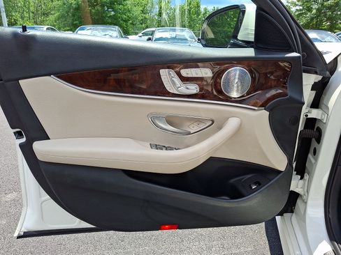 Used 2017 Mercedes-Benz E 300 4MATIC image 13