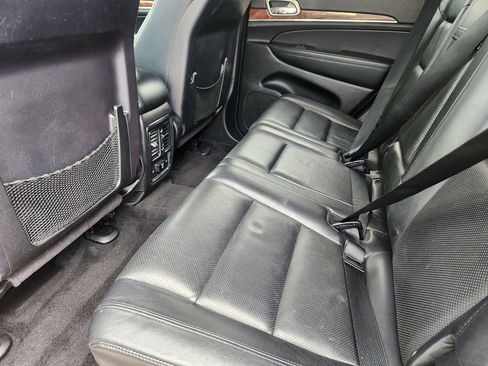 Used 2013 Jeep Grand Cherokee Limited w/ Luxury Group II image 9