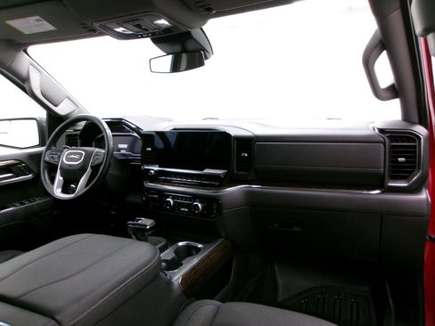 Used 2024 GMC Sierra 1500 Elevation w/ Preferred Package AWD/4WD image 3