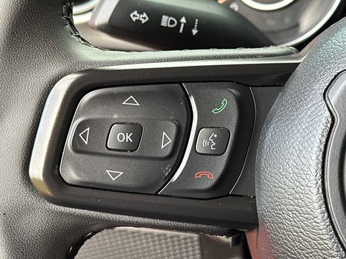 Used 2023 Jeep Gladiator Sport AWD/4WD image 13