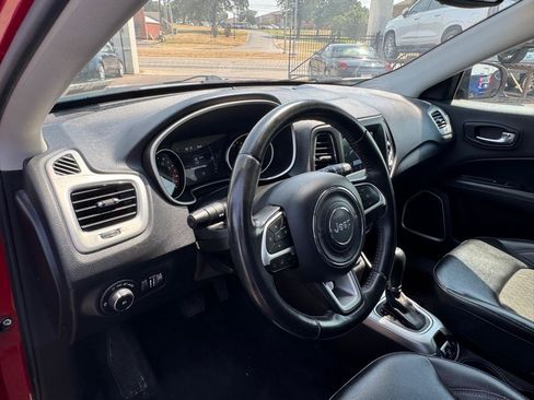 Used 2020 Jeep Compass Latitude FWD image 7