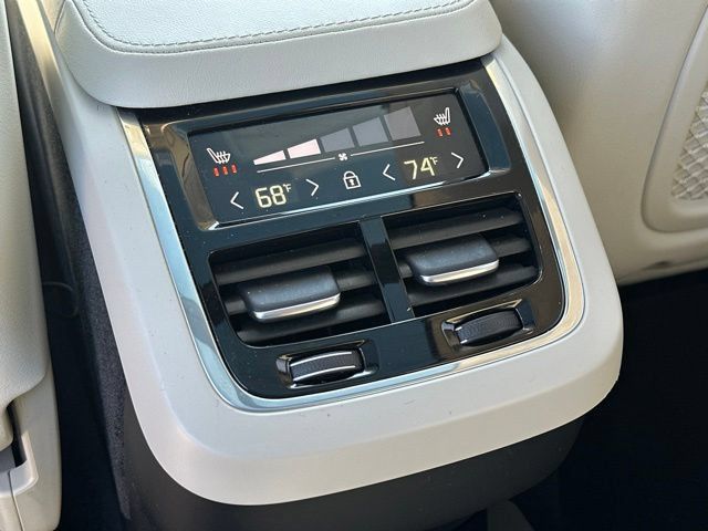 Certified 2023 Volvo XC90 B6 Ultimate w/ Protection Package AWD/4WD image 15
