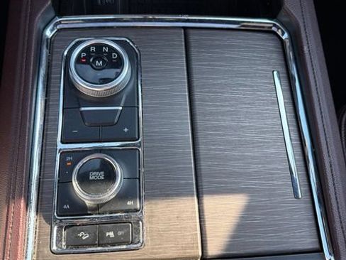 Used 2024 Ford Expedition Limited AWD/4WD image 17