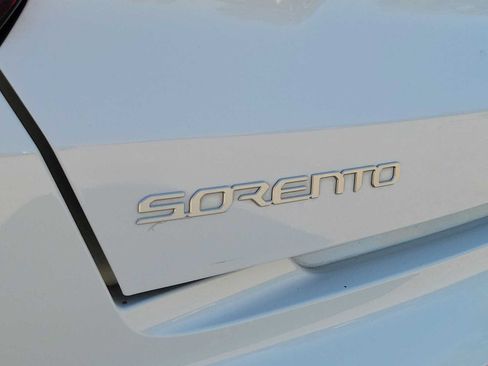 Used 2023 Kia Sorento SX AWD/4WD image 11