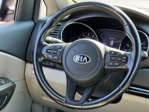 Used 2021 Kia Sedona EX FWD image 13