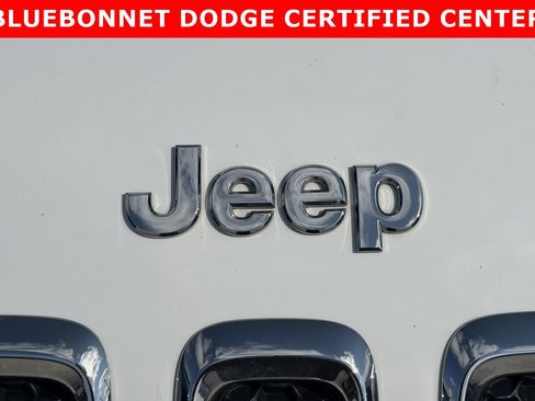 Used 2018 Jeep Cherokee Latitude FWD image 15