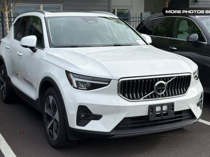 Used 2025 Volvo XC40 B5 Plus