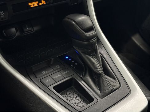Used 2020 Toyota RAV4 LE w/ All Weather Liner Package FWD image 21