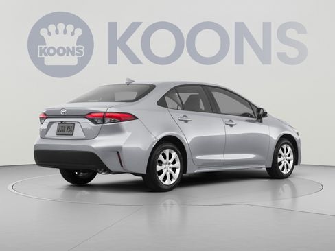 Used 2023 Toyota Corolla LE FWD image 4