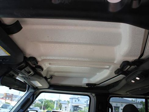 Certified 2026 Jeep Gladiator Rubicon AWD/4WD image 22