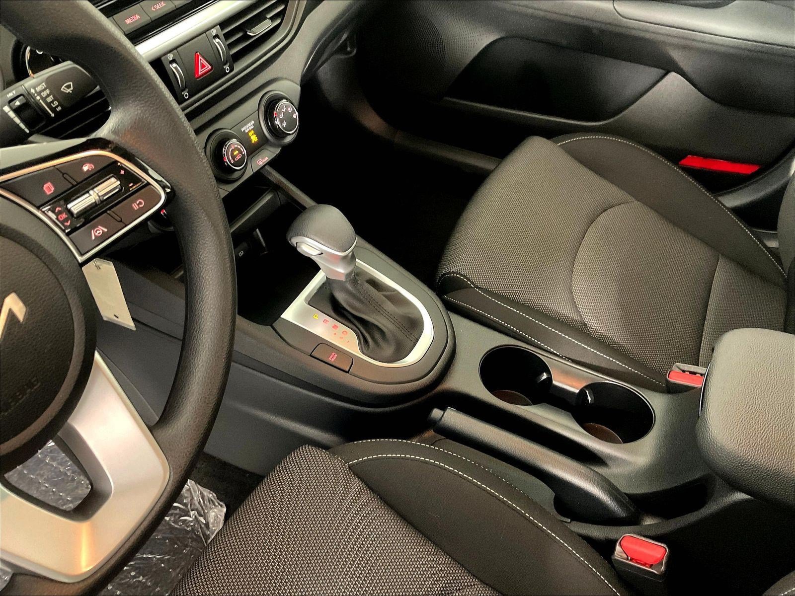 Used 2024 Kia Forte LXS w/ LXS Technology Package FWD image 18