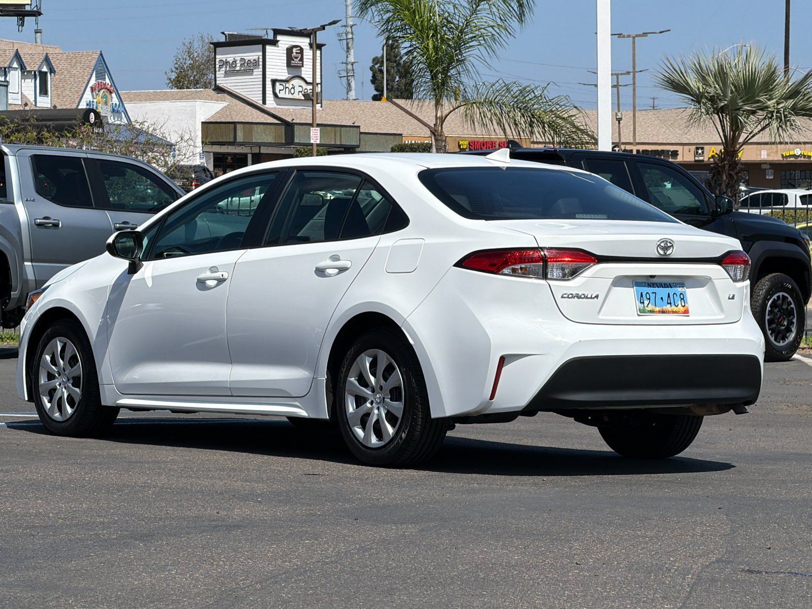 Used 2025 Toyota Corolla LE FWD image 3