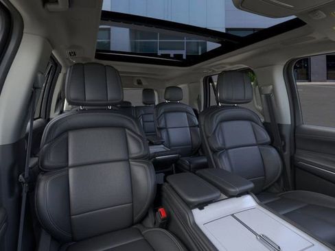New 2025 Lincoln Navigator Reserve image 33