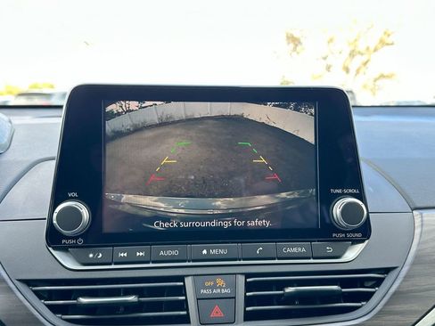 Used 2025 Nissan Altima 2.5 SV image 27