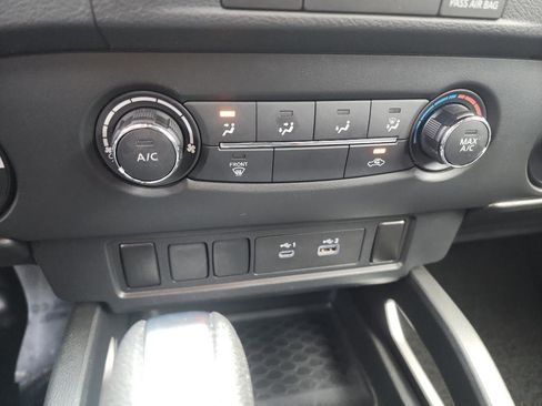 Used 2023 Nissan Frontier SV image 21
