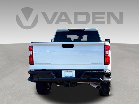 Used 2024 Chevrolet Silverado 2500 Custom w/ Custom Value Package AWD/4WD image 17