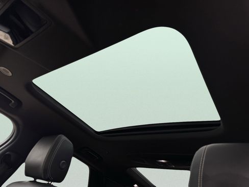 Used 2023 Land Rover Discovery S R-Dynamic image 10