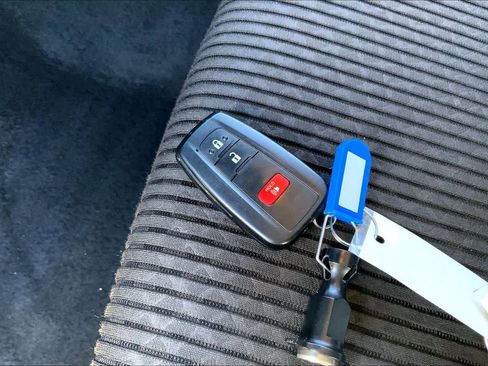 Used 2024 Toyota 4Runner TRD Off-Road image 14