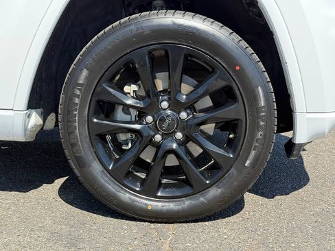 Used 2022 Jeep Grand Cherokee Laredo X AWD/4WD image 15