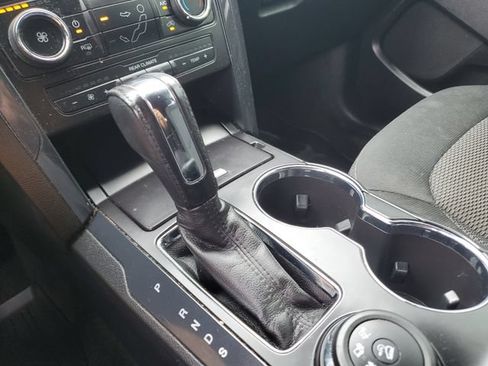 Used 2017 Ford Explorer XLT AWD/4WD image 27