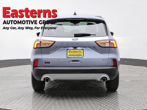 Used 2022 Ford Escape SE w/ Convenience Package FWD image 6