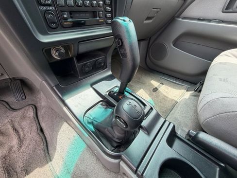 Used 2001 Toyota 4Runner SR5 AWD/4WD image 15