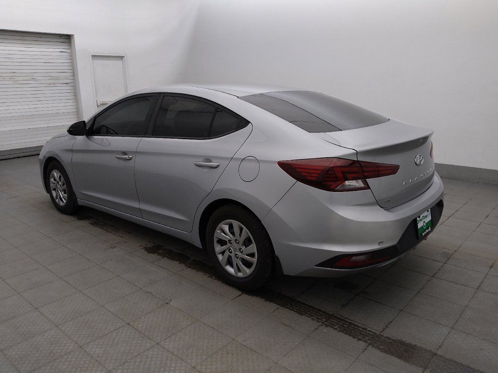 Used 2020 Hyundai Elantra SE w/ Cargo Package (C1) FWD image 3