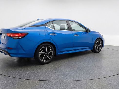 Used 2025 Nissan Sentra SV FWD image 9