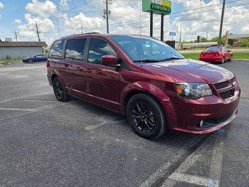 Used 2019 Dodge Grand Caravan GT FWD image 4