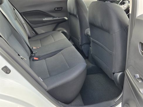 Used 2024 Nissan Kicks S image 15