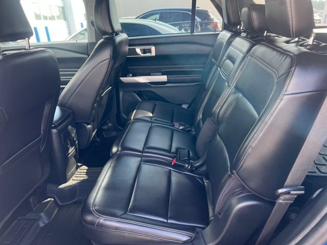 Used 2023 Ford Explorer XLT w/ Equipment Group 202A AWD/4WD image 13