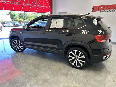 Used 2024 Volkswagen Taos SE FWD image 6