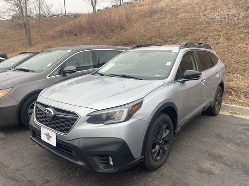 Used 2020 Subaru Outback Onyx Edition XT image 2