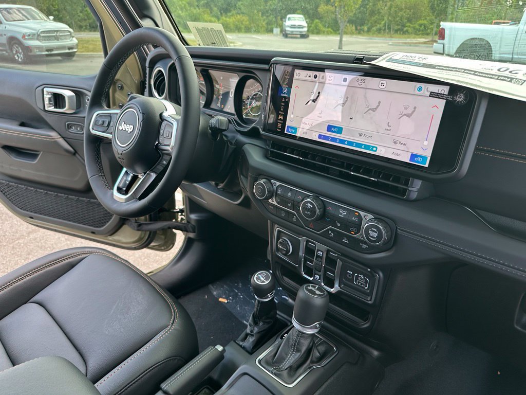 New 2026 Jeep Wrangler Unlimited Sahara AWD/4WD image 34