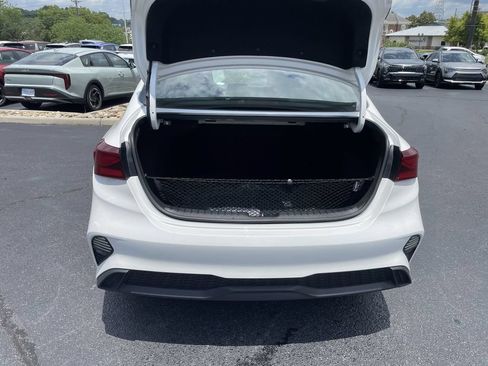 Certified 2023 Kia Forte LXS w/ LXS Technology Package FWD image 32