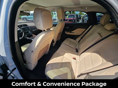 Used 2018 Jaguar F-PACE Prestige AWD/4WD image 14