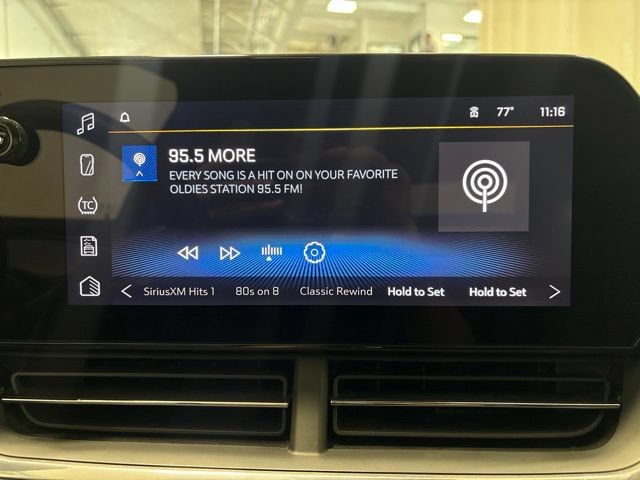 Used 2025 Chevrolet Trax LT FWD image 18