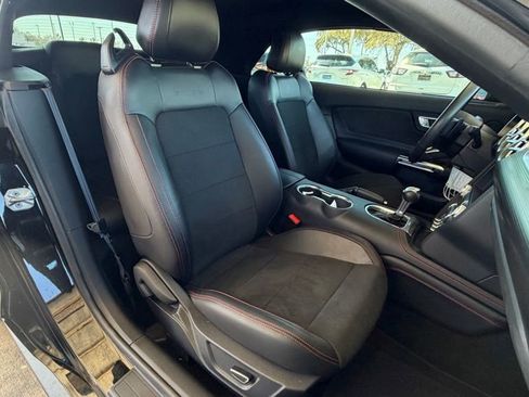 Used 2019 Ford Mustang GT Premium w/ Equipment Group 401A image 4