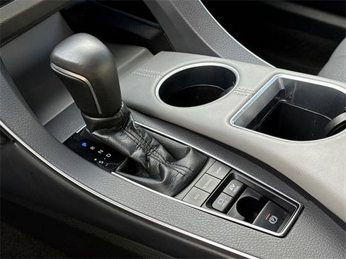 Used 2019 Toyota Avalon Limited image 27